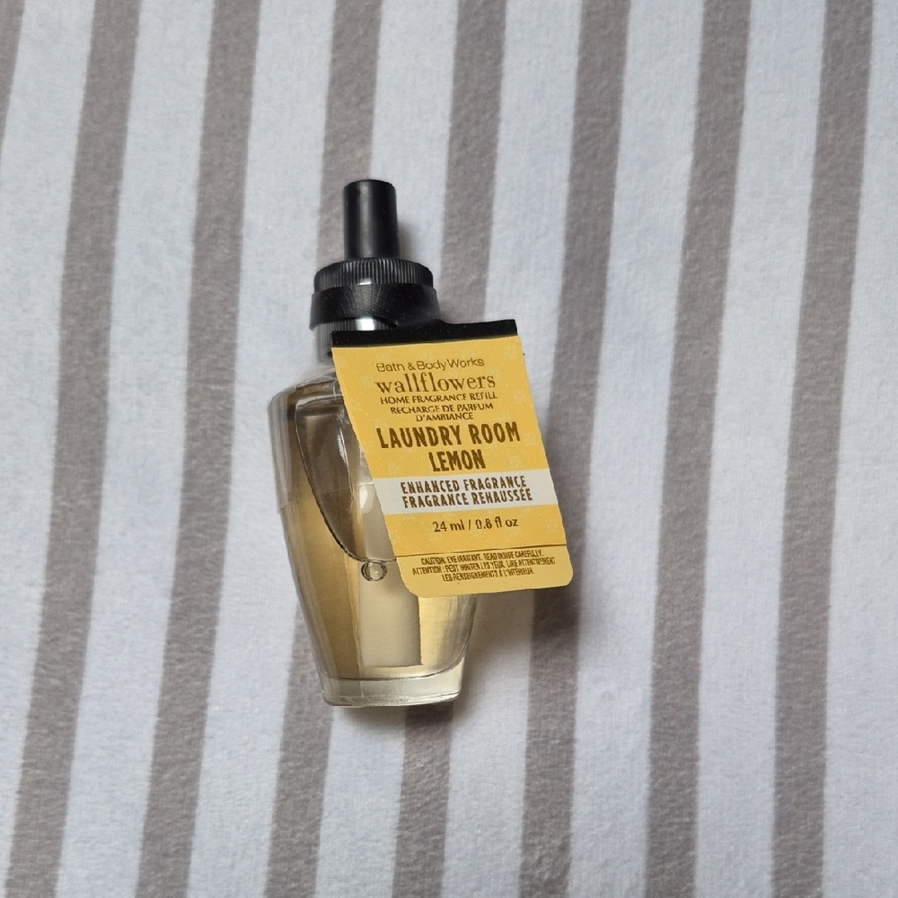 Laundry Room Lemon Wallflower Refill From Bath & Body Works, New & Sealed